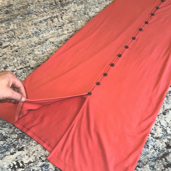 Old Navy Sleeveless Button Down Midi Dress - Picture 7 of 10